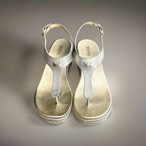 Michael Kors Laney Leather Thong Gold Espadrille Sandals  EUC Sz 9 M